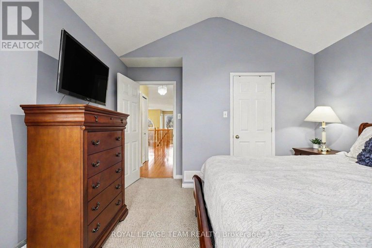 29688007/1598-lisbon-street/fallingbrookpineridge/ottawa/ontario/K4A4C3_16