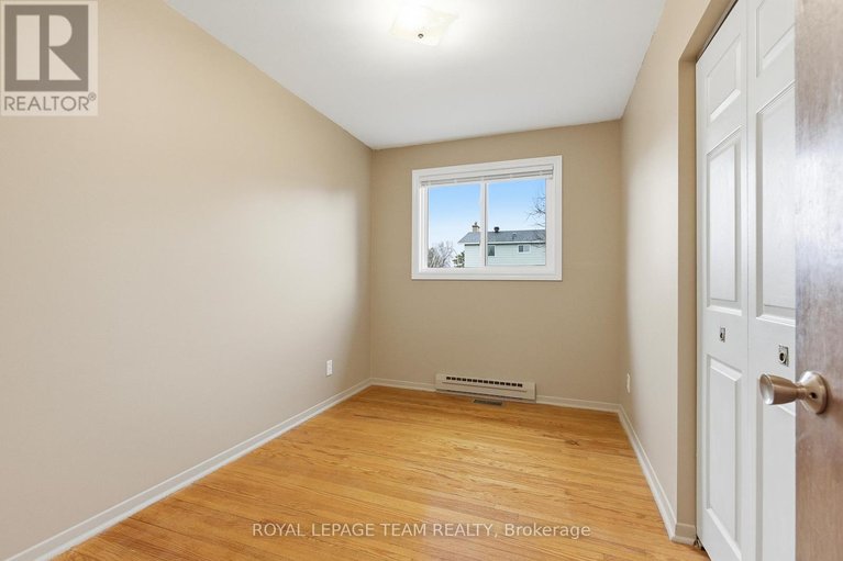 29612098/57-sullivan-avenue/meadowlandscrestview/ottawa/ontario/K2G1V1_22