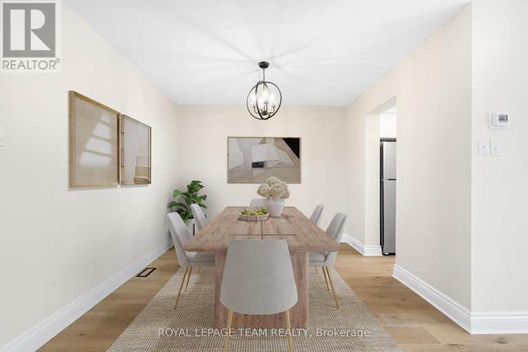 29425119/1925-windwood-place/chapel-hill/ottawa/ontario/K1C7K7_17