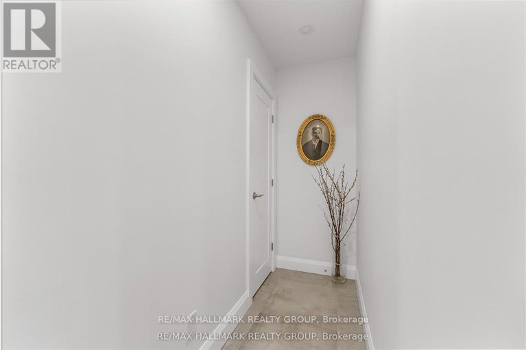 29052704/396-roosevelt-avenue/westboro-west/ottawa/ontario/K2A1Z3_13