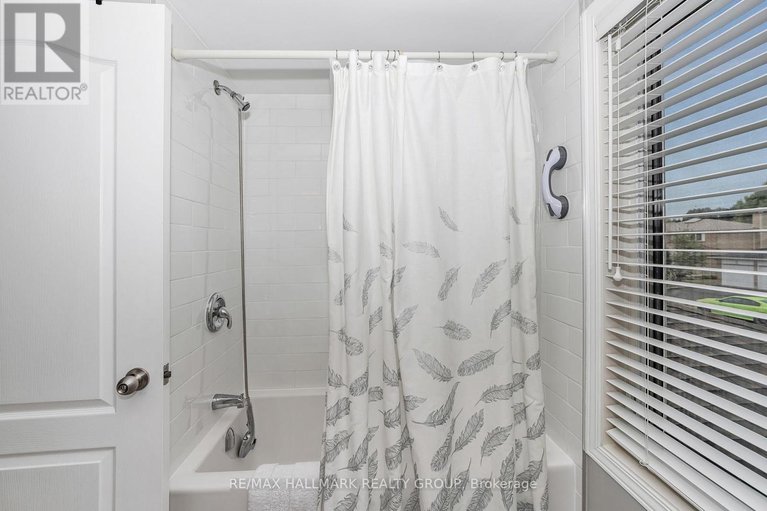 29624952/1850-thornecrest-street/chapel-hill/ottawa/ontario/K1C6K8_34