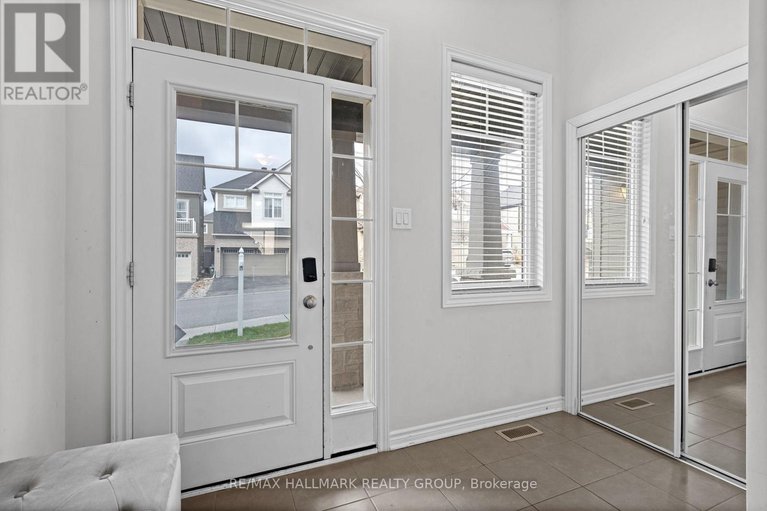 28653089/716-summergaze-street/emerald-meadowstrailwest/ottawa/ontario/K2M0L4_4