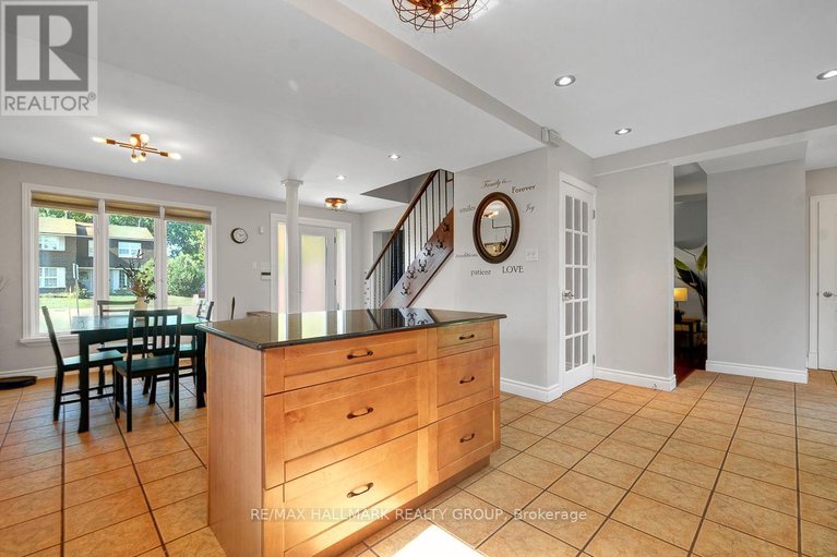 28915575/3243-southgate-road/south-keys/ottawa/ontario/K1V7Y2_14