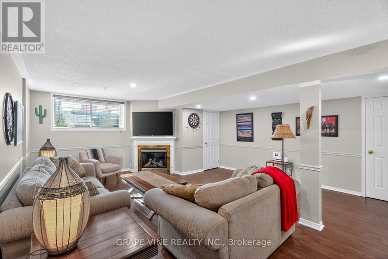 28835816/1545-demeter-street/fallingbrookgardenway-south/ottawa/ontario/K4A4Y9_27