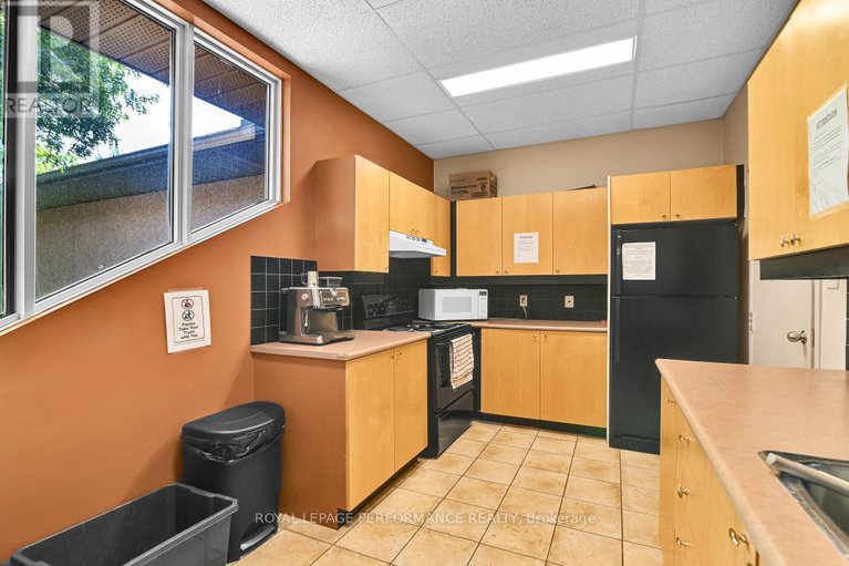 28528107/409-250-brittany-drive/viscount-alexander-park/ottawa/ontario/K1K4M1_32