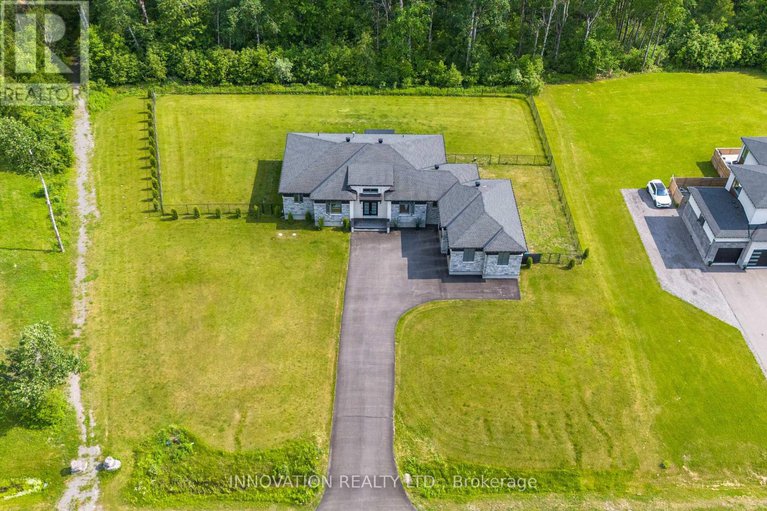 28471755/651-ballycastle-crescent/riverside-south/ottawa/ontario/K1X0A3_4