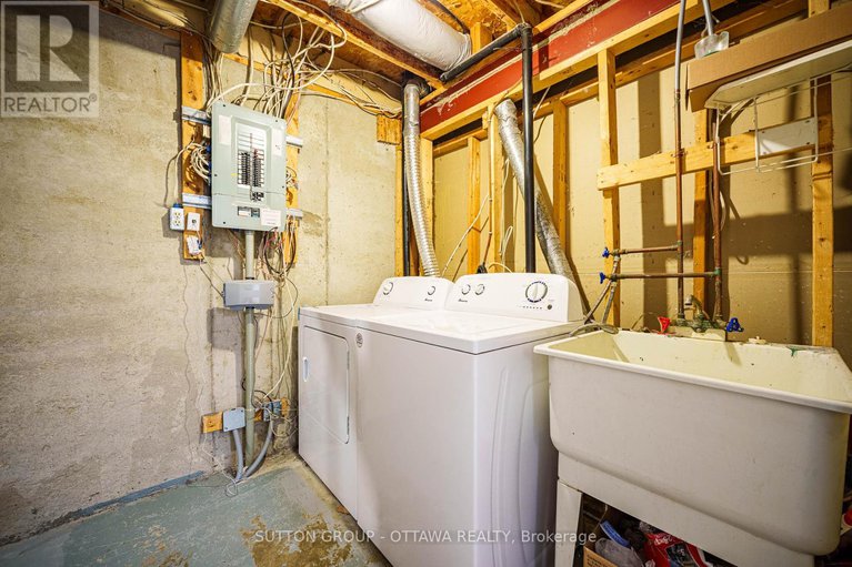 28912115/313-stoneway-drive/barrhaven-east/ottawa/ontario/K2G6E7_28