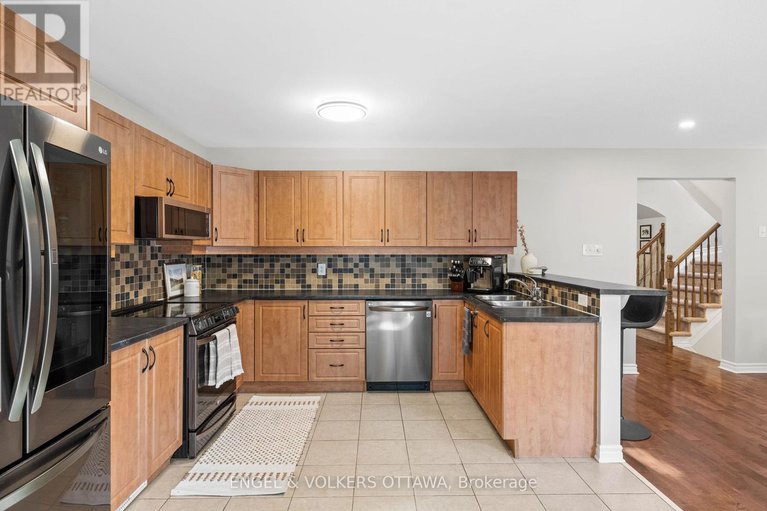 28873789/416-vendevale-avenue/stittsville-north/ottawa/ontario/K2S0M6_13
