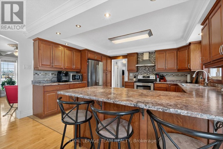 29437879/955-lacroix-road/clarencerockland-twp/clarence-rockland/ontario/K0A2A0_14