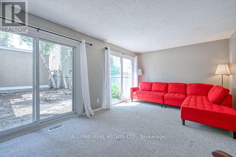 28728482/56-jackson-court/beaverbrook/ottawa/ontario/K2K1B7_8