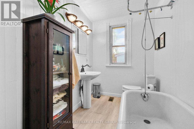 28774423/230-booth-street/west-centre-town/ottawa/ontario/K1R7J6_30
