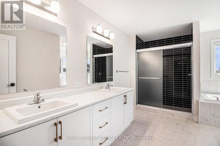 28929562/486-central-park-boulevard/village-of-russell/russell/ontario/K4R0C7_24