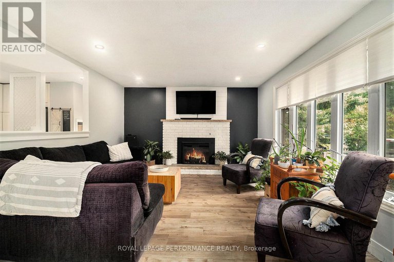 28814583/934-galaxie-avenue/navan/ottawa/ontario/K4B1M5_5