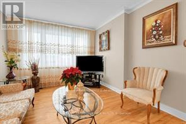 29462518/456-blake-boulevard/vanier/ottawa/ontario/K1K1B1_4