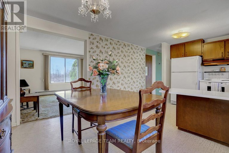 29655714/5523-mitch-owens-road/manotick-south-to-roger-stevens/ottawa/ontario/K1X1C2_8