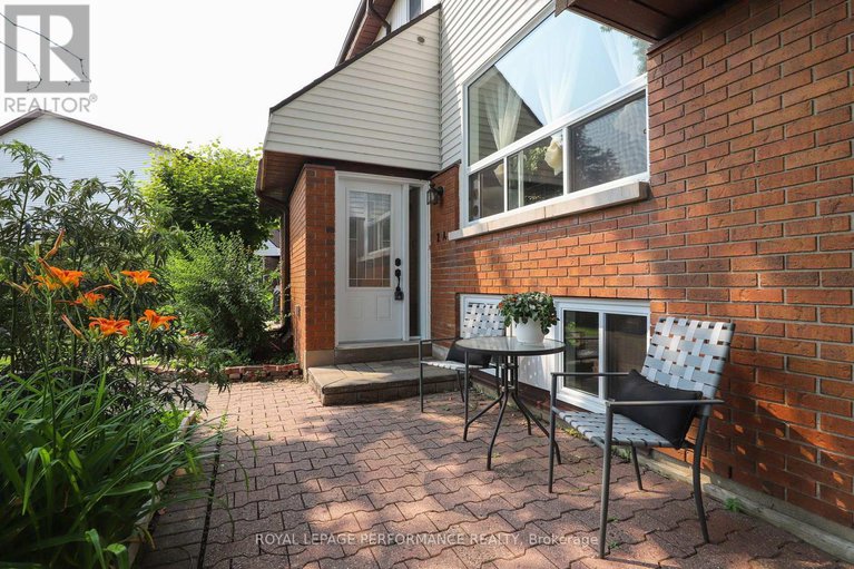 28549561/a-2-lovell-lane/westcliffe-estates/ottawa/ontario/K2H9B6_4