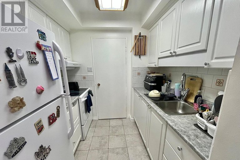 28629562/407-555-brittany-drive/viscount-alexander-park/ottawa/ontario/K1K4C5_11