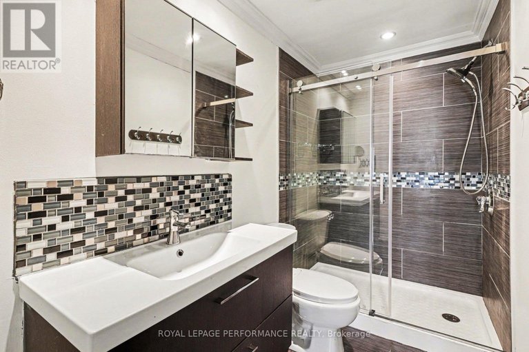 29586138/7004-bilberry-drive/convent-glen-north/ottawa/ontario/K1C3R6_17