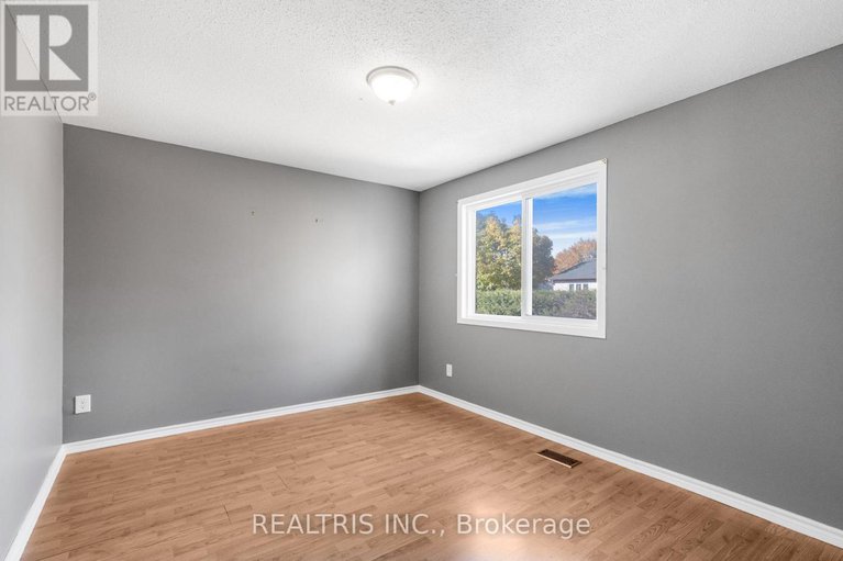 29041459/1598-meadowfield-place/chapel-hill/ottawa/ontario/K1C5V6_21