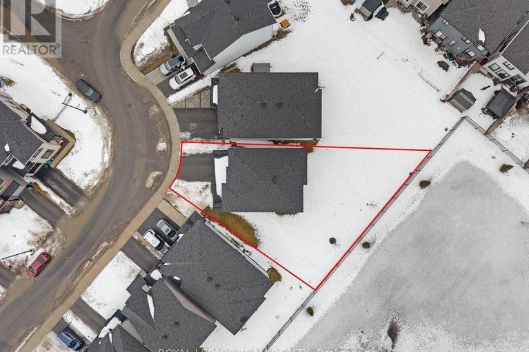 29582794/290-turnbuckle-crescent/half-moon-bay/ottawa/ontario/K2J7B7_29