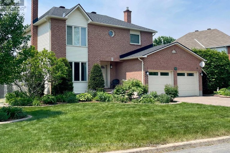 29404240/216-macdougall-street/village-of-russell/russell/ontario/K4R1A5_2