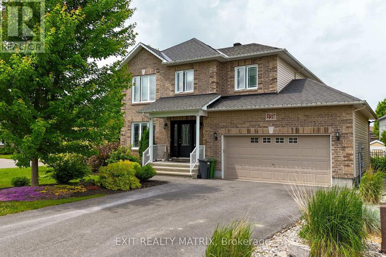 28492201/228-olde-towne-avenue/village-of-russell/russell/ontario/K4R0B3_1