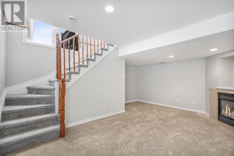 29378274/1033-markwick-crescent/notting-hillsummerside/ottawa/ontario/K4A4X5_24