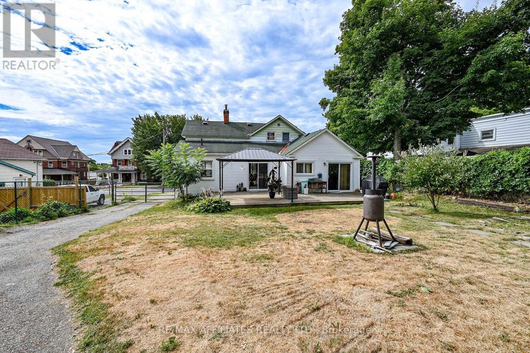 28756533/60-chambers-street/smiths-falls/smiths-falls/ontario/K7A2Y6_40