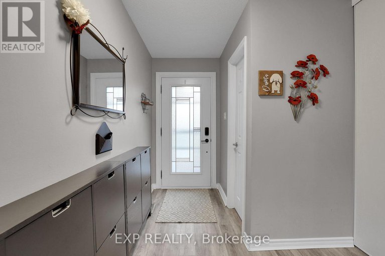 28364340/112-claiborne-way/queenswood-heights-south/ottawa/ontario/K1E3V9_2