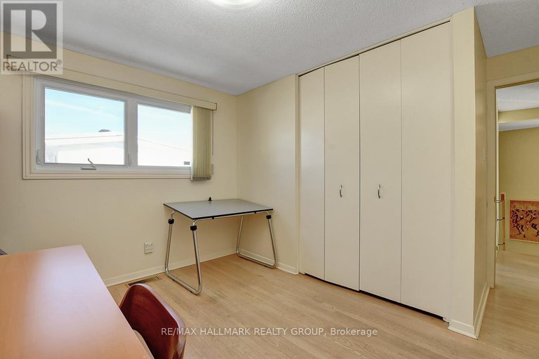 29360557/629-glenhurst-crescent/beacon-hill-north/ottawa/ontario/K1J7B6_29