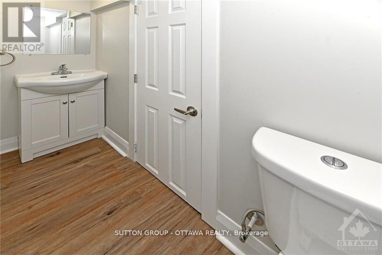28362036/2675-marie-street/britannia/ottawa/ontario/K2B7E3_28