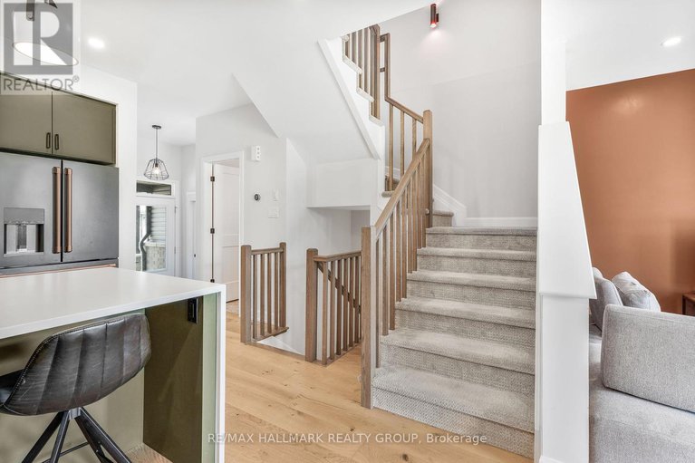 28711470/404-premiere-lane/town-of-rockland/clarence-rockland/ontario/K4K0M7_18