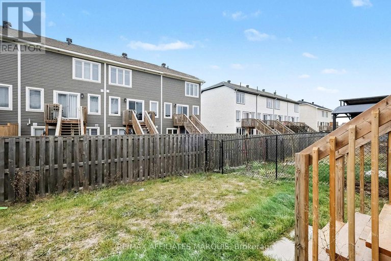 29154081/44-whitcomb-crescent/smiths-falls/smiths-falls/ontario/K7A0C0_30