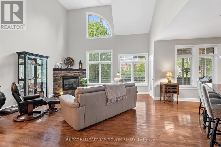 28989523/25-marsh-sparrow-private/morgans-grantsouth-march/ottawa/ontario/K2K3P1_8