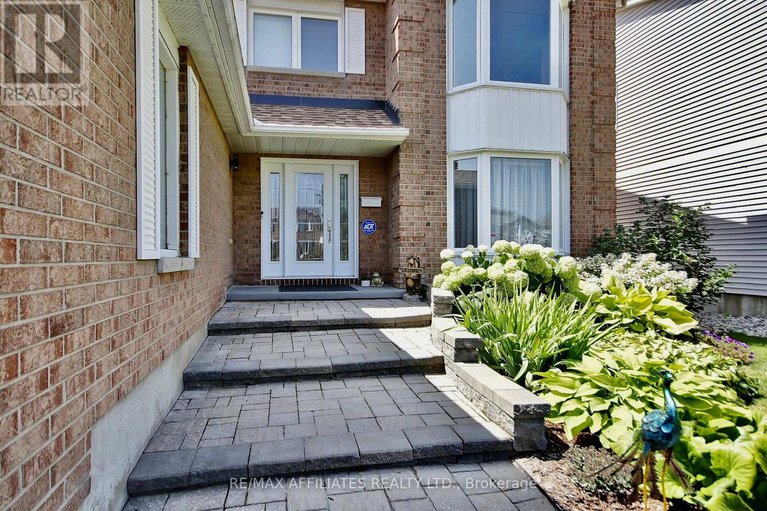 28886097/560-falwyn-crescent/fallingbrookridgemount/ottawa/ontario/K4A2A4_2