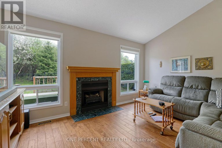 28322814/33-shannondoe-crescent/bridlewood/ottawa/ontario/K2M2H1_18