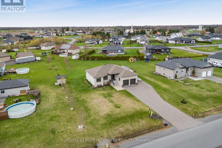 29318254/251-rue-des-violettes-street/clarencerockland-twp/clarence-rockland/ontario/K0A2A0_35