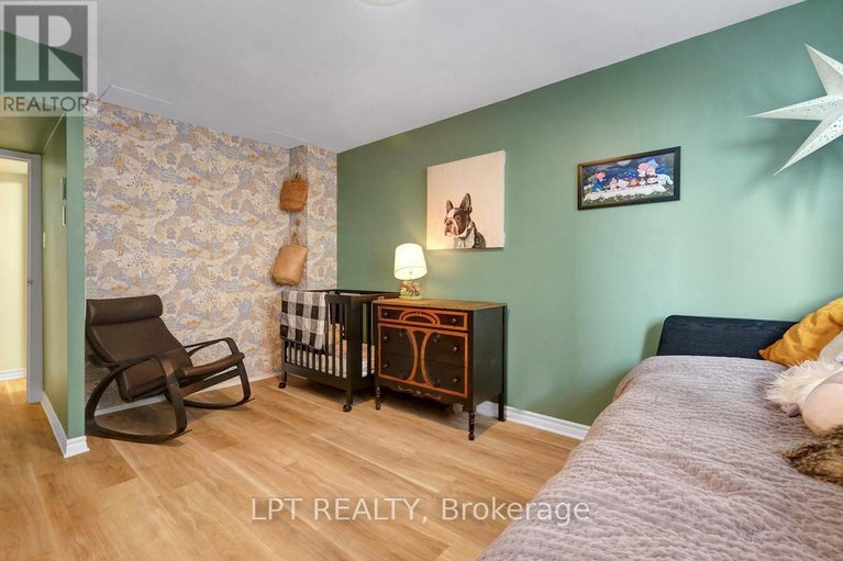 28725974/ph3-18-nepean-street/ottawa-centre/ottawa/ontario/K2P2L2_23