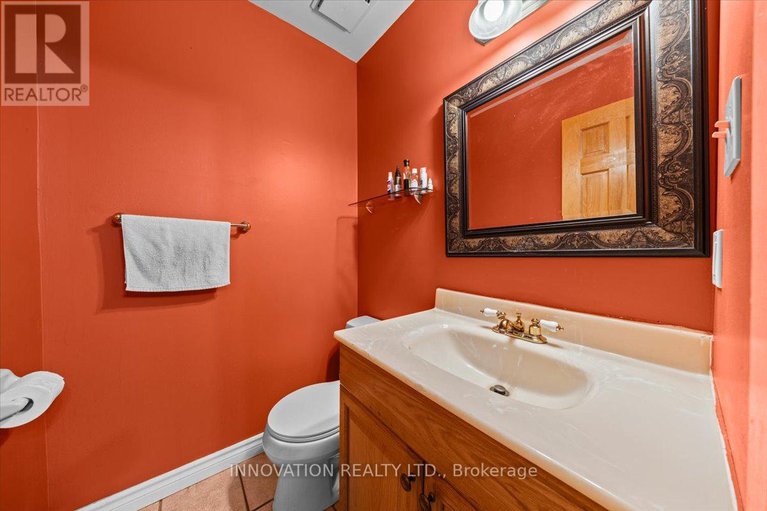 28818665/82-stokes-crescent-e/glencairnhazeldean/ottawa/ontario/K2L2Z4_5