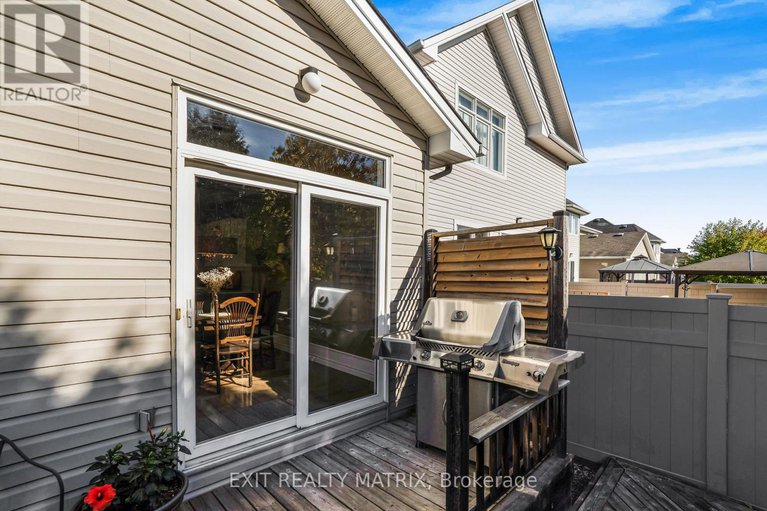 28998759/928-scala-avenue/notting-hillsummerside/ottawa/ontario/K4A5E1_37