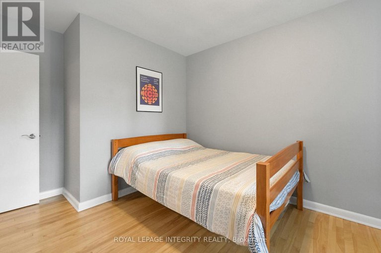 28810538/840-cork-street/elmvale-acres/ottawa/ontario/K1G1Y2_22