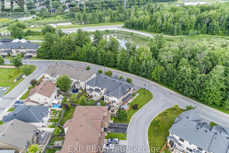 28589482/326-trailsedge-way/mer-bleuebradley-estatesanderson-park/ottawa/ontario/K1W0G6_34