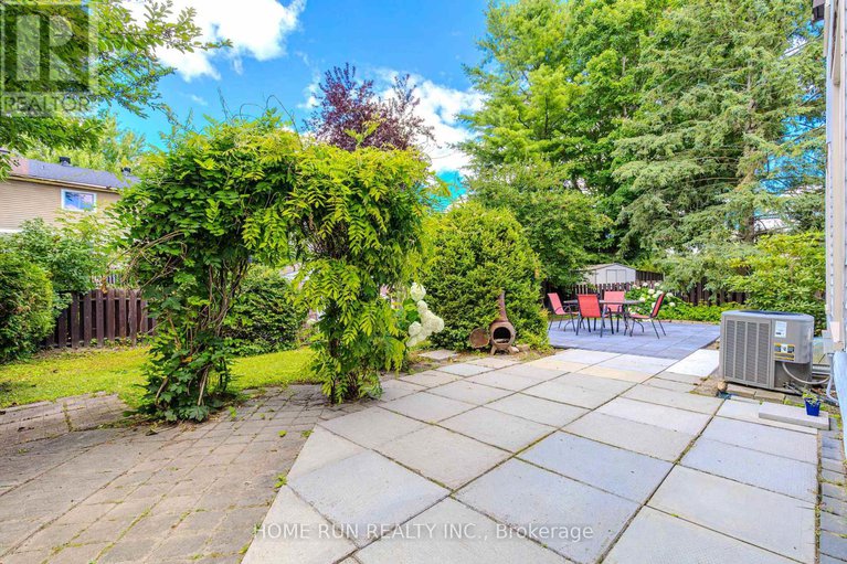 28636833/30-turret-court/glencairnhazeldean/ottawa/ontario/K2L2L1_37