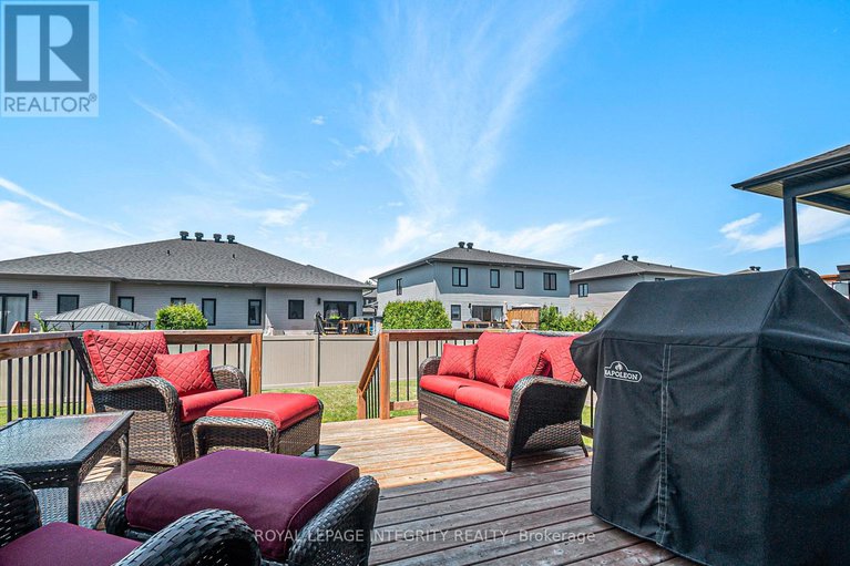 28646652/153-lyon-street/embrun/russell/ontario/K0A1W0_38