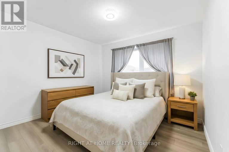 29090557/147-longpre-street-e/vanier/ottawa/ontario/K1L7J5_7