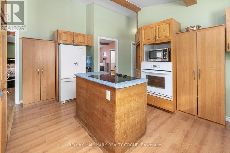 29541162/135-woods-road/constance-bay/ottawa/ontario/K0A3M0_15