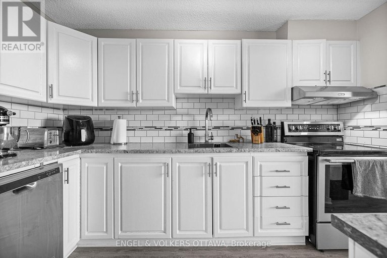 28864701/1404-665-bathgate-drive/carson-meadows/ottawa/ontario/K1K3Y4_10