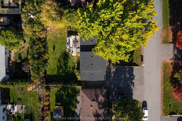 29001391/5298-hillcrest-drive/manotick-long-island-nicholls-island/ottawa/ontario/K4M1E6_31