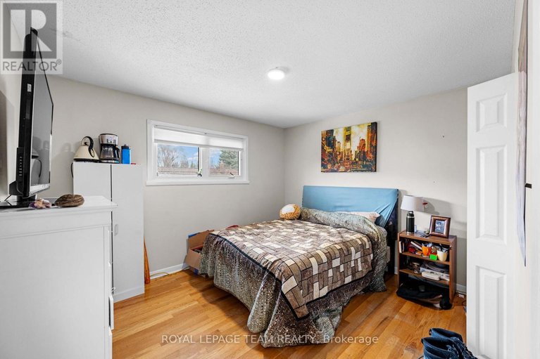 29660609/50-hilliard-avenue/city-viewskylinefisher-heightsparkwood-hills/ottawa/ontario/K2E6C1_17