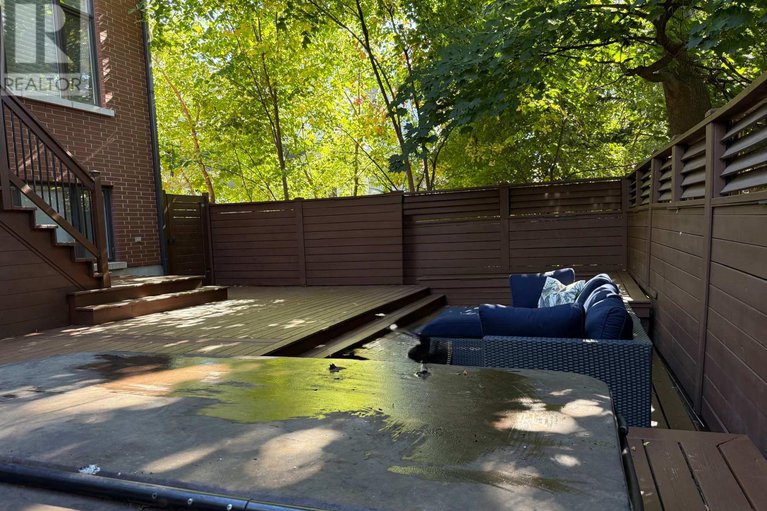 29433239/556-edison-avenue/mckellarhighland/ottawa/ontario/K2A1V4_46